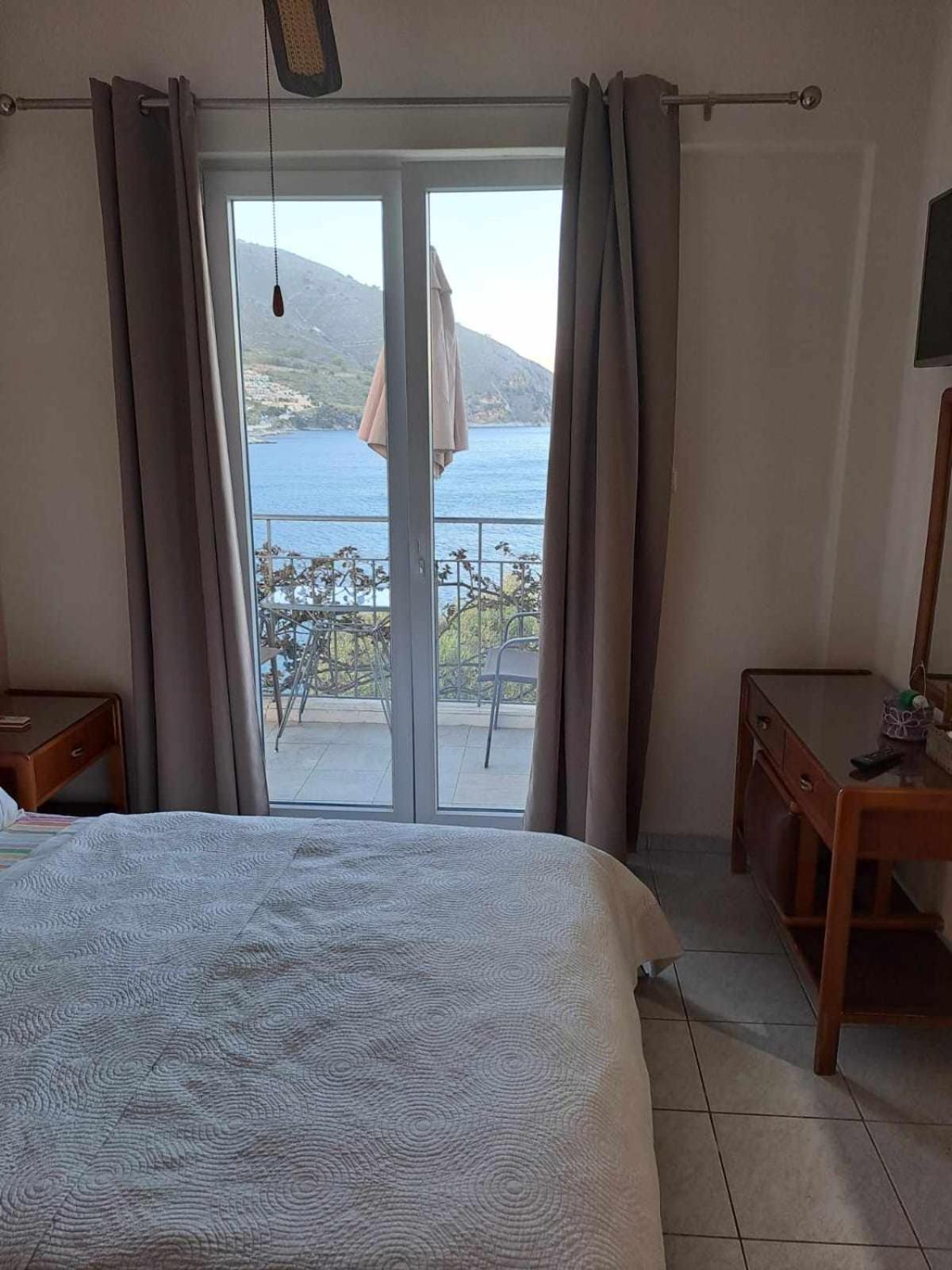 Ballas Apartments Agia Efimia Exterior photo