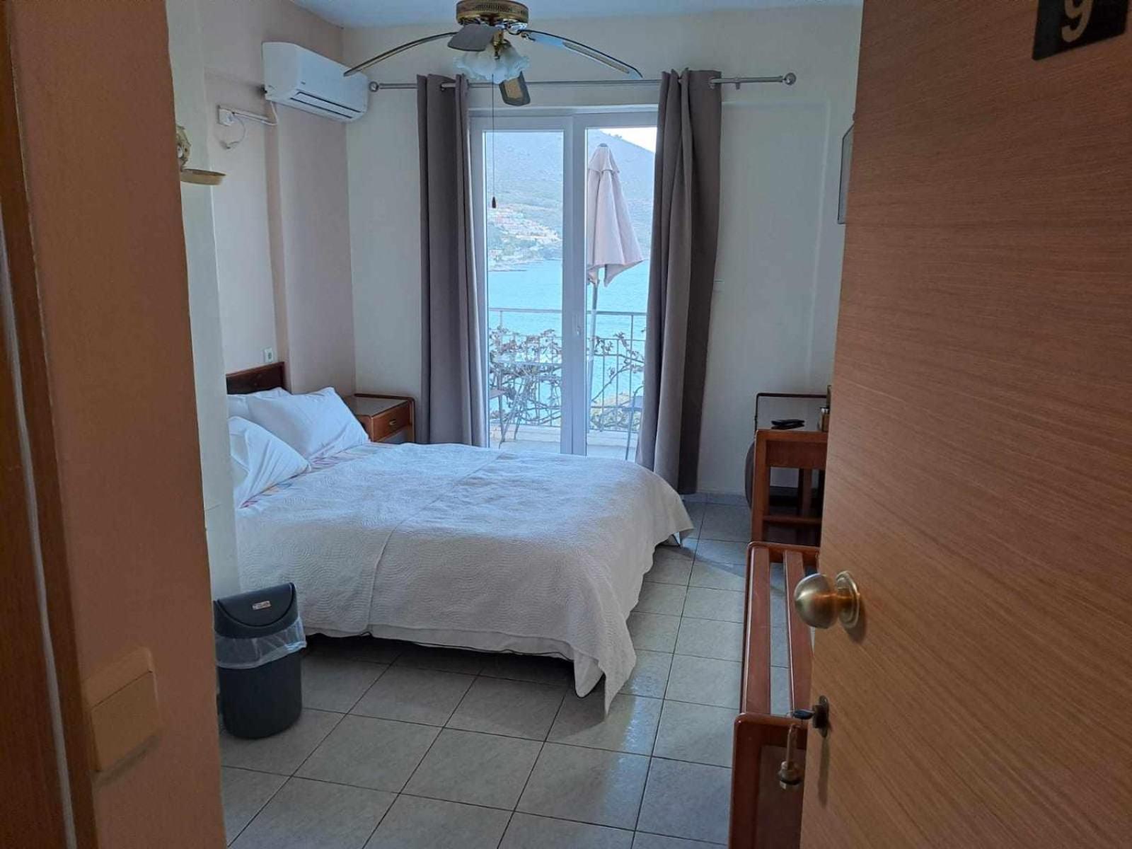Ballas Apartments Agia Efimia Exterior photo